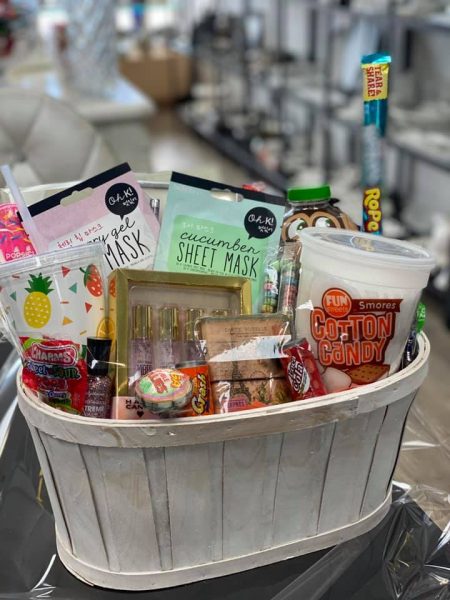 Candy spa basket