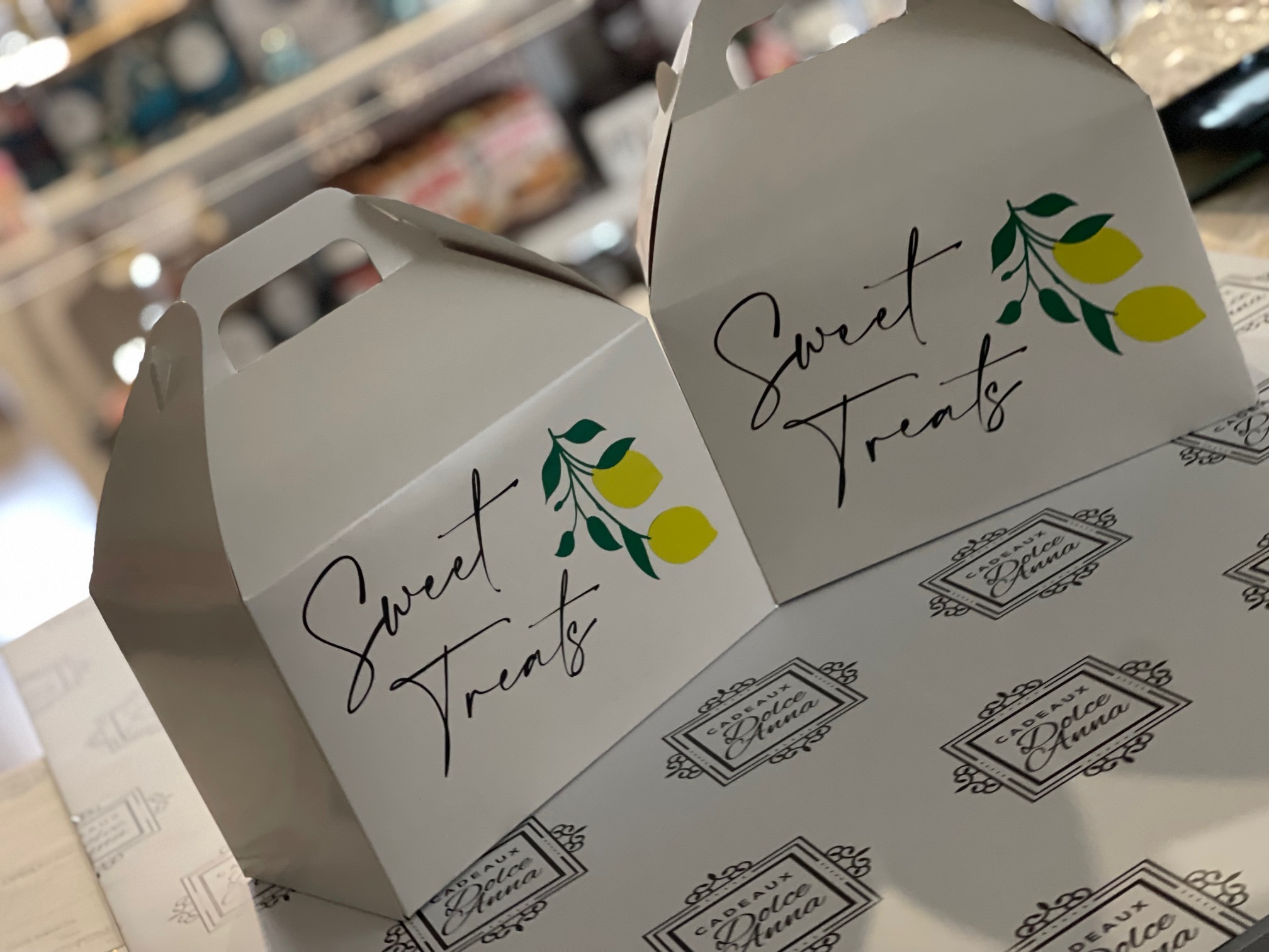 PERSONALIZE SWEET TREAT HAND BOX
